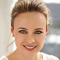 Tami Stronach - Movies, Biography, News, Age & Photos | BookMyShow